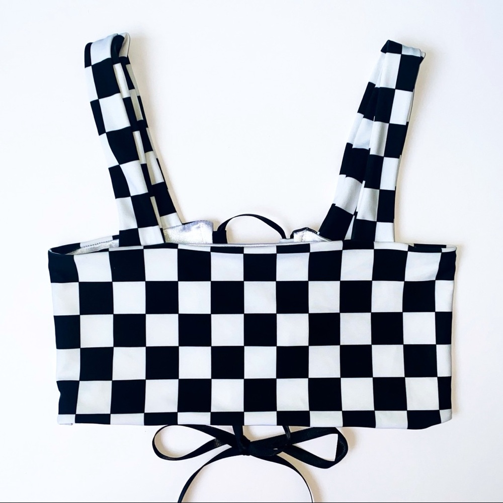 The Volt sample - Checkmate Crop - MEDIUM